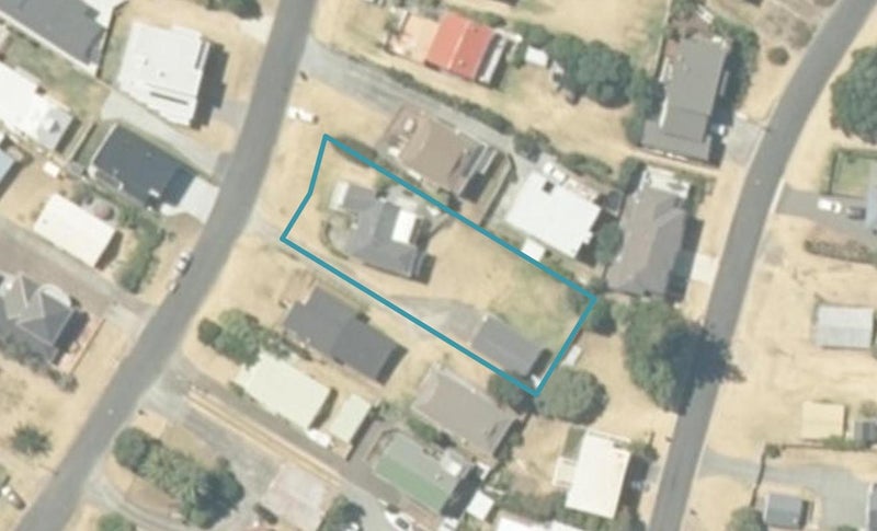 110 Diana Avenue, Whangamatā - Carousel 1