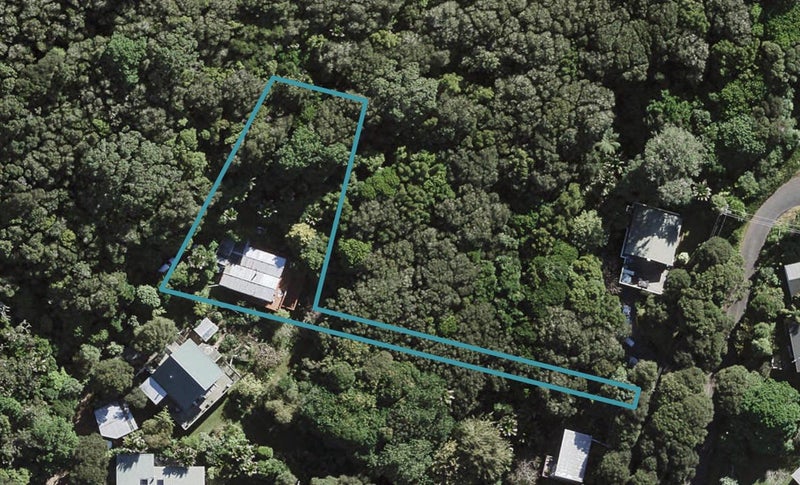 10 Valley Road, Ōmiha, Waiheke Island - Carousel 1