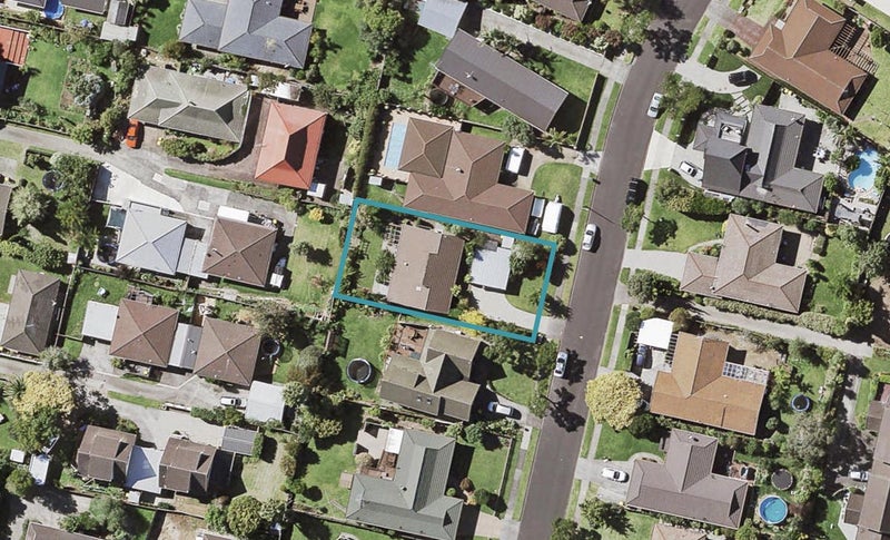 14 Majesty Place, Half Moon Bay, Auckland - Carousel 1