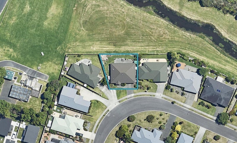 23 Summerland Crescent, Papamoa Beach, Papamoa - Carousel 1