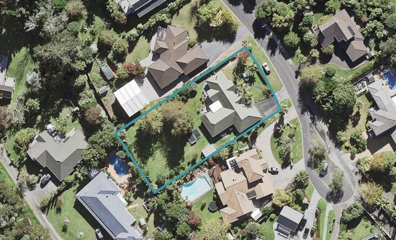 73 Waipuia Place, Greenhithe, Auckland - Carousel 1