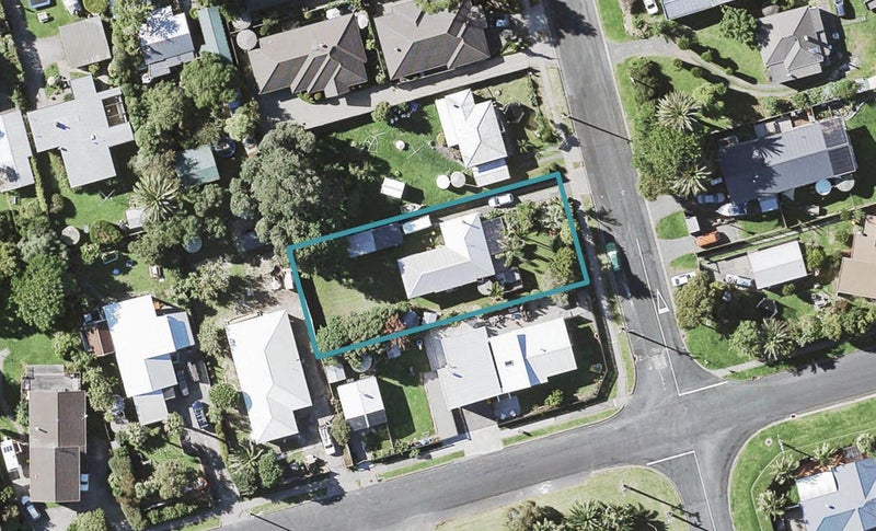 26 Sunkist Bay Road, Beachlands, Auckland - Carousel 1