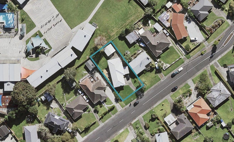 130 Moore Street, Hillcrest, Auckland - Carousel 1
