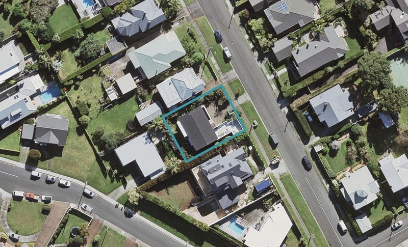 6 Palmerston Road, Birkenhead, Auckland - Carousel 1