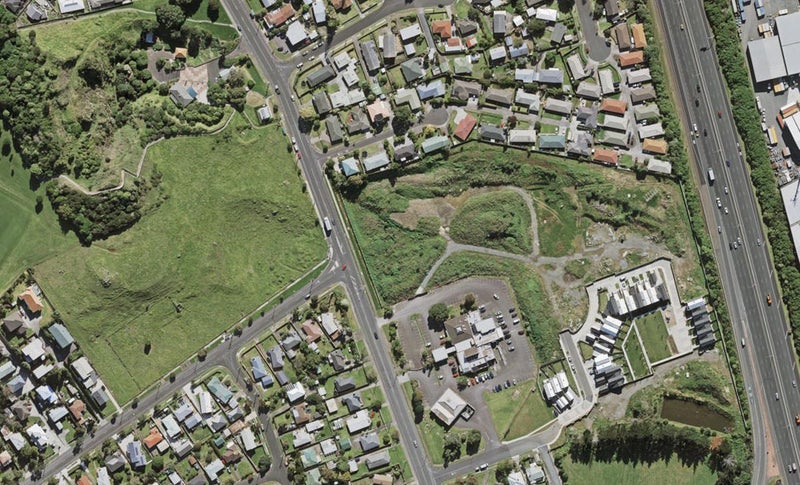 6 Huri Street, Mangere Bridge, Auckland - Carousel 1
