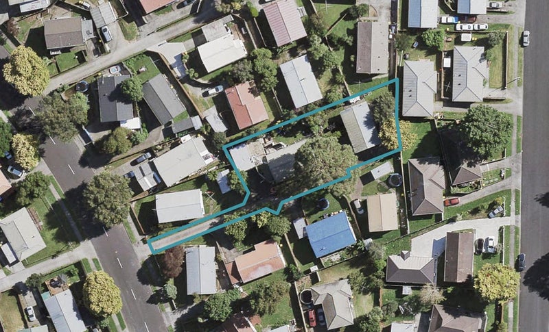 2/13 Nearco Street, Randwick Park, Auckland - Carousel 1