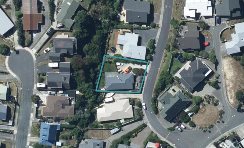 49 Saint Ives Drive, Camborne, Porirua - Carousel 1