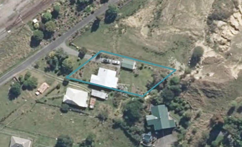14 Station Road, Hunterville - Carousel 1