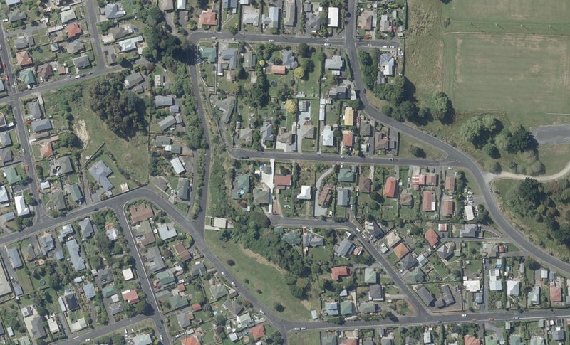 18 Penrich Street, Abbotsford, Dunedin - Carousel 1