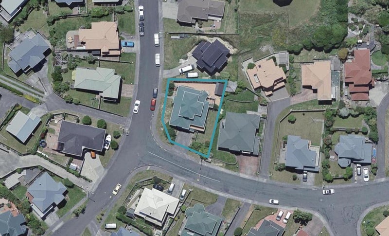 66 Dress Circle, Newlands, Wellington - Carousel 1