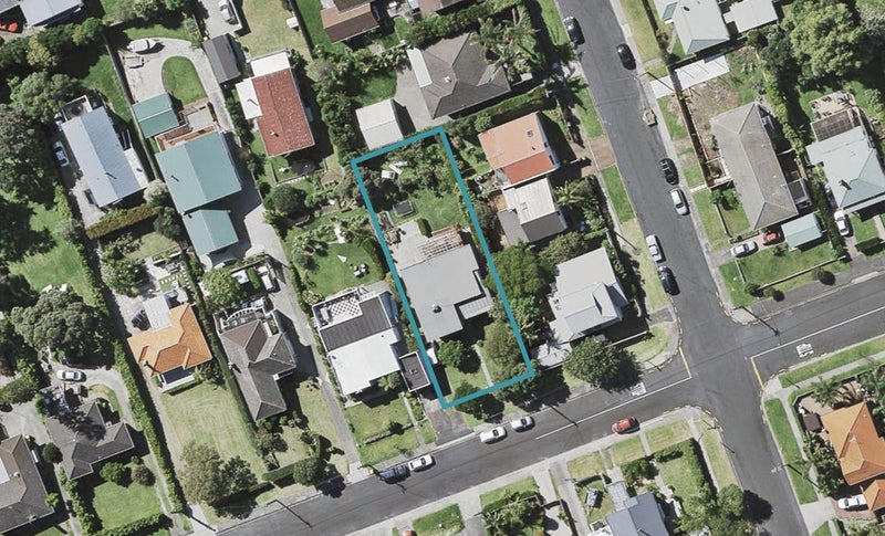 24 Kawerau Avenue, Devonport, Auckland - Carousel 1