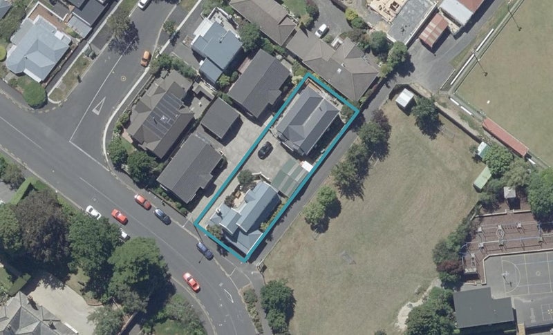 33 Balmacewen Road, Maori Hill, Dunedin - Carousel 1