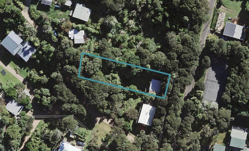 24 Valley Road, Ōmiha, Waiheke Island - Carousel 1