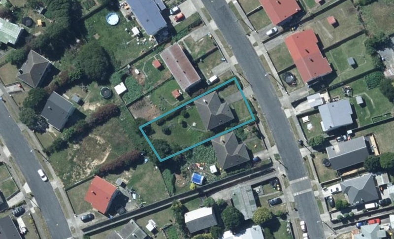 16 Levant Street, Cannons Creek, Porirua - Carousel 1