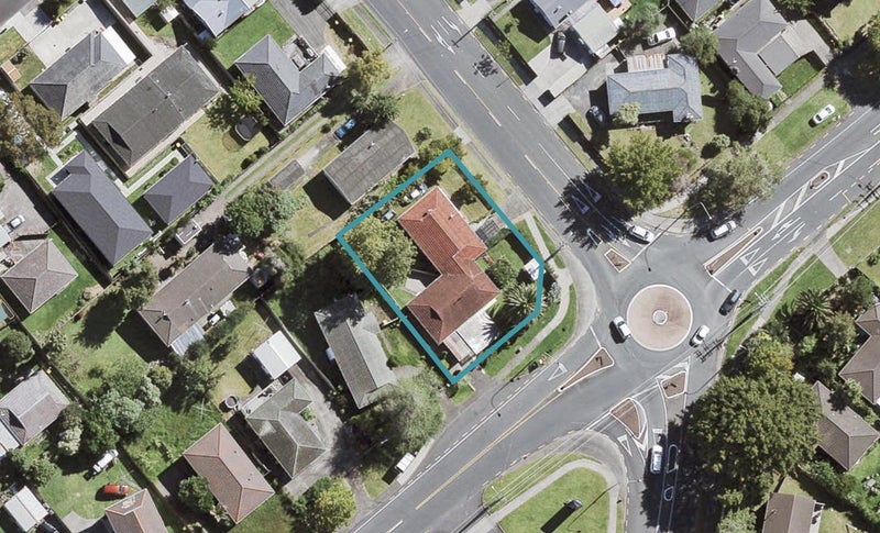 2 Border Road, Henderson, Auckland - Carousel 1