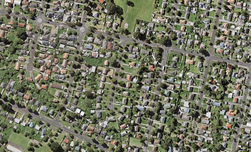 2/8 Bagnall Avenue, Point England, Auckland - Carousel 1