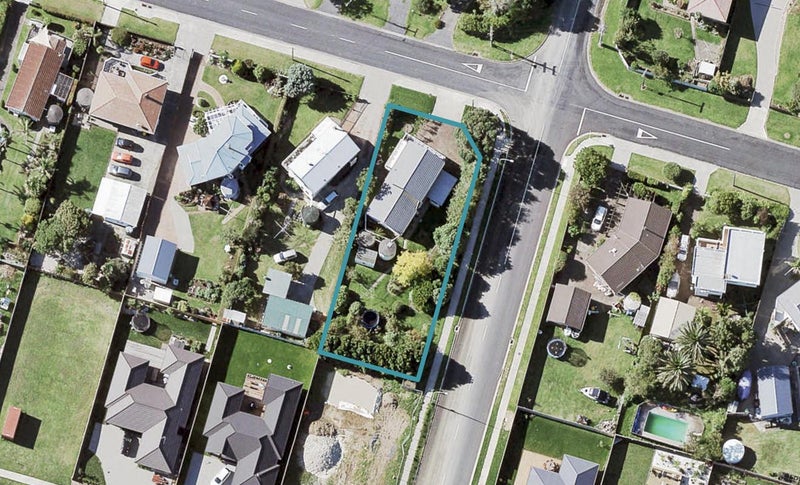 22 Karaka Road, Beachlands, Auckland - Carousel 1