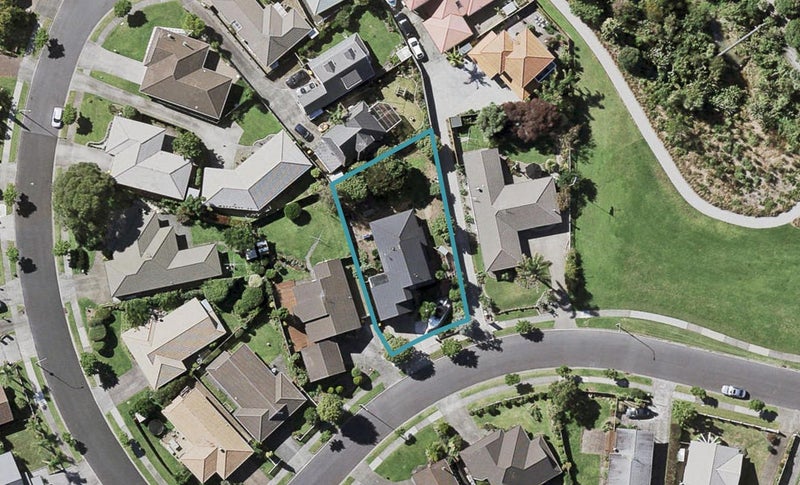 61 West Fairway, Golflands, Auckland - Carousel 1