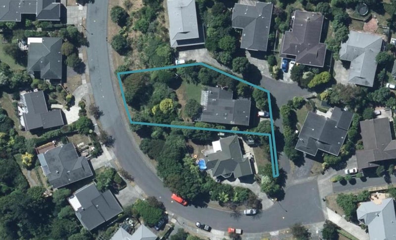 11 Sailmaker Close, Whitby, Porirua - Carousel 1