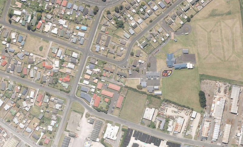 12 Matipo Street, Castlecliff, Whanganui - Carousel 1