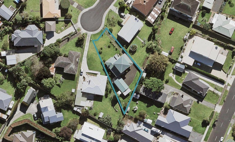 10 Ngaio Avenue, Mangere Bridge, Auckland - Carousel 1