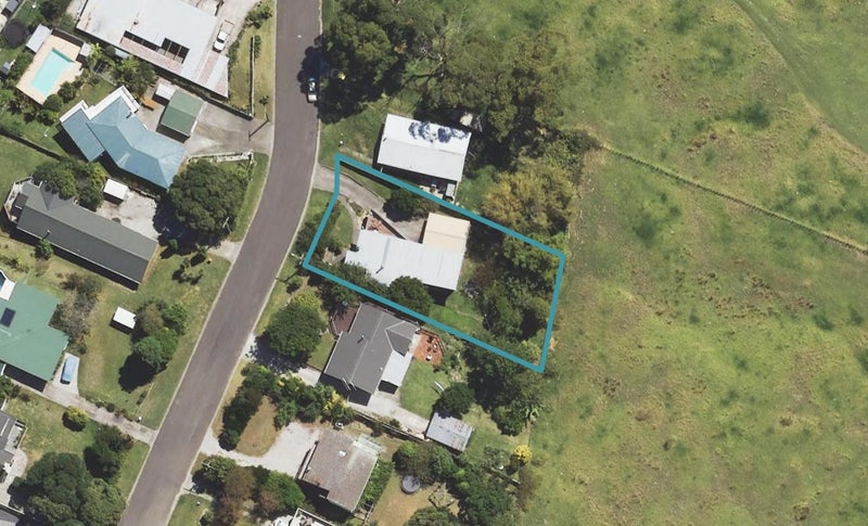 11 Wallis Road, Kaiti, Gisborne - Carousel 1