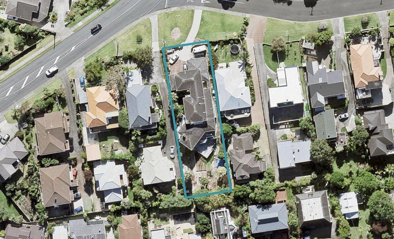3 Ridge Road, Waiake, Auckland - Carousel 1