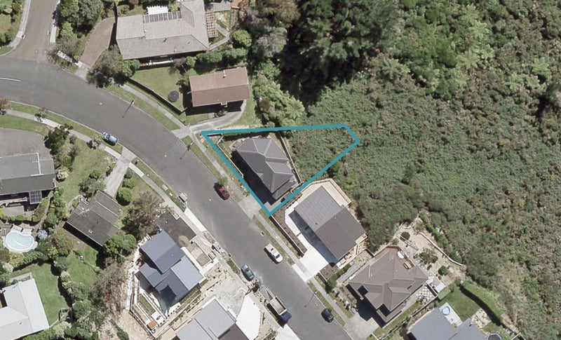 21 King Charles Drive, Kingsley Heights, Upper Hutt - Carousel 1