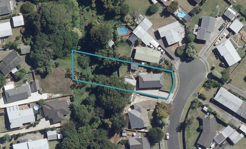 21 Tanekaha Place, Pukete, Hamilton - Carousel 1