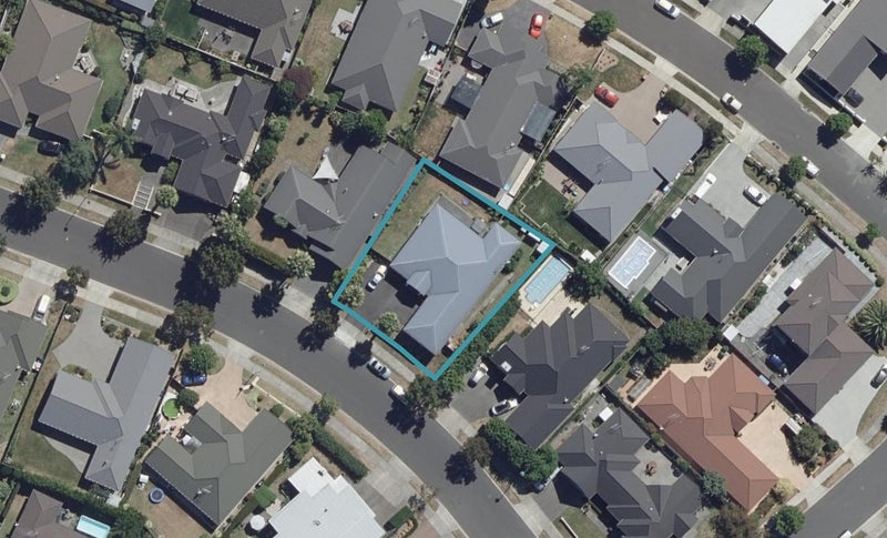 71 Huntington Drive, Huntington, Hamilton - Carousel 1