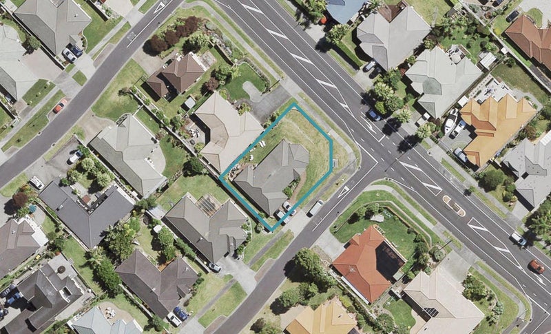 1 Amesbury Rise, Henderson, Auckland - Carousel 1