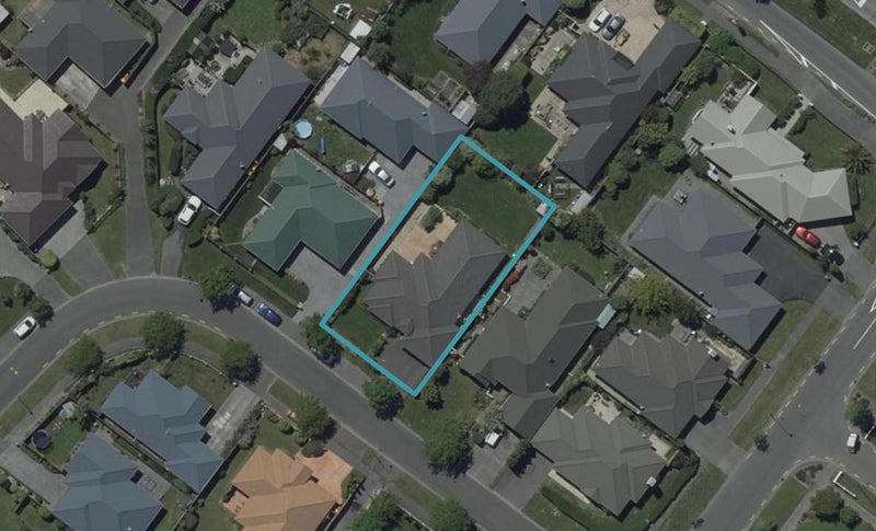 6 Kinsella Crescent, Aidanfield, Christchurch - Carousel 1