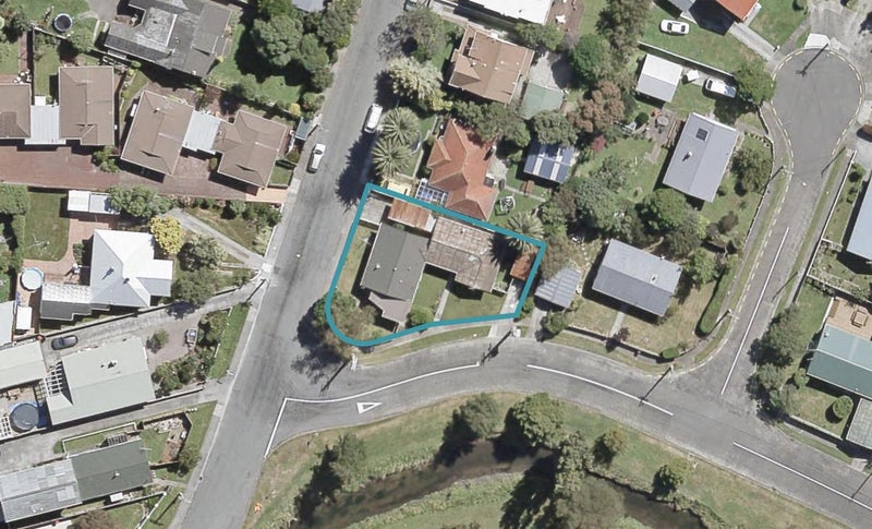 2/143 Riverside Drive, Waiwhetu, Lower Hutt - Carousel 1