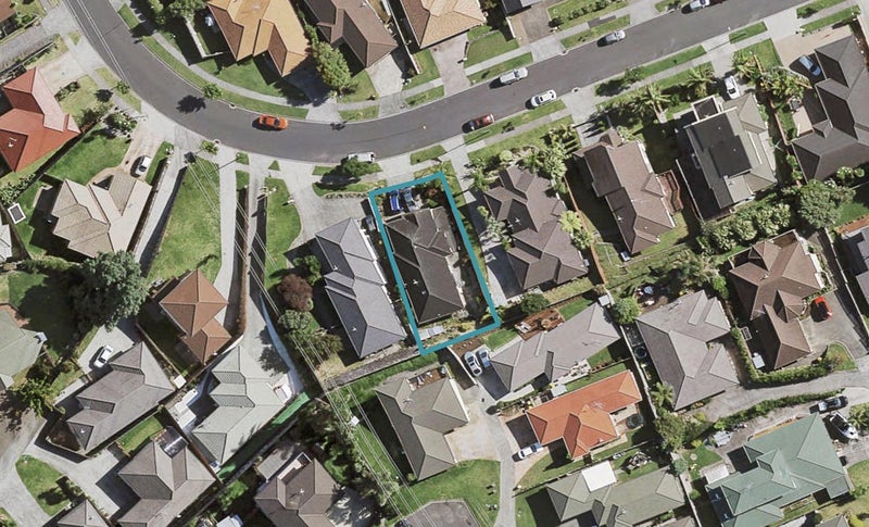 33 Mt Lebanon Crescent, The Gardens, Auckland - Carousel 1