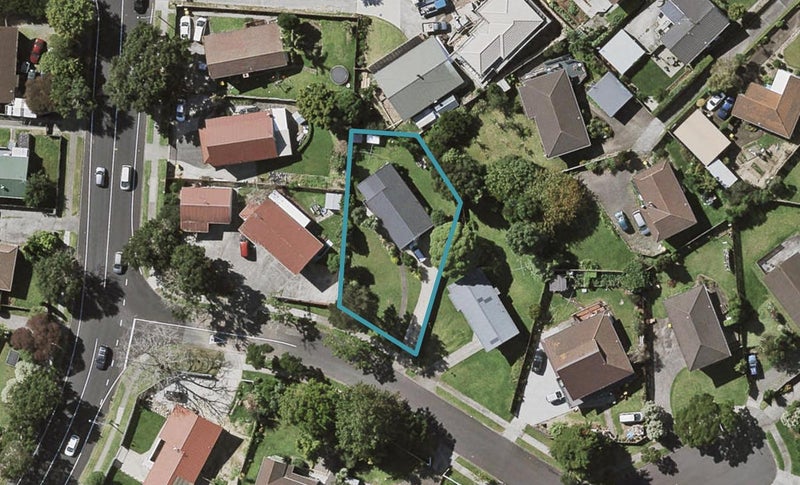 4 Melia Grove, Goodwood Heights, Auckland - Carousel 1