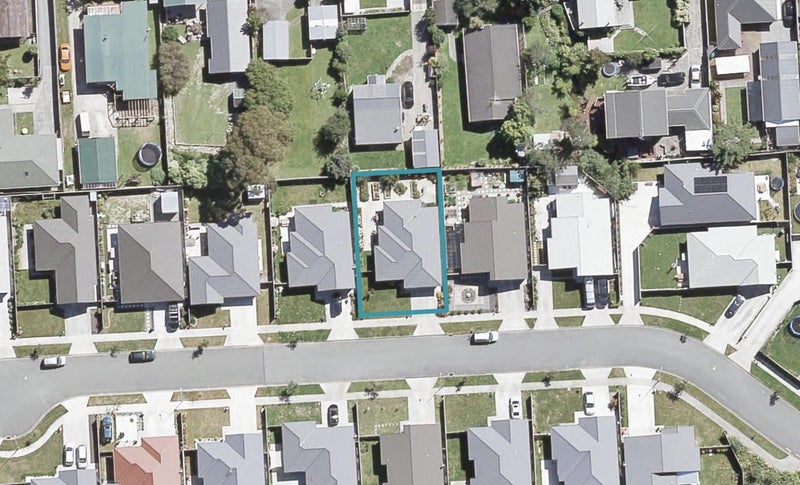 20 Poppy Watts Grove, Stokes Valley, Lower Hutt - Carousel 1