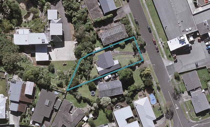 60 Nevada Drive, Merrilands, New Plymouth - Carousel 1