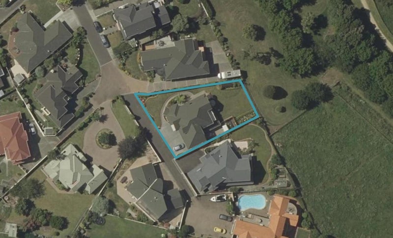 17 The Oaks, Awapuni, Palmerston North - Carousel 1