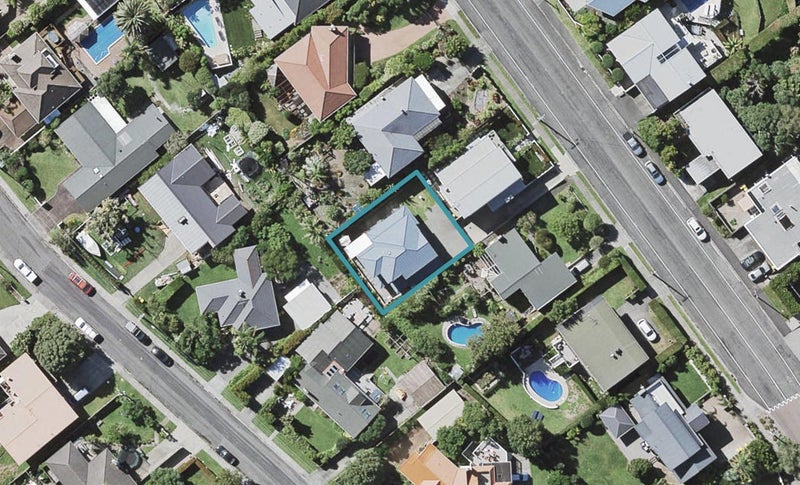 81A Seacliffe Avenue, Narrow Neck, Auckland - Carousel 1
