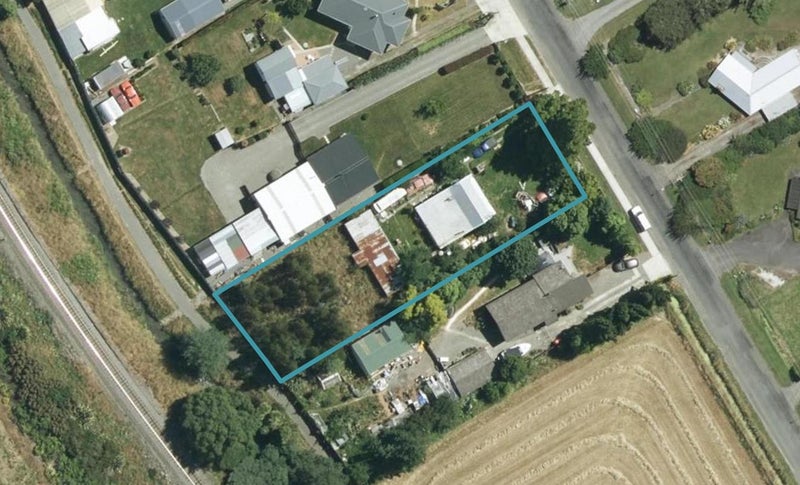 19 Vickerman Street, Grovetown, Blenheim - Carousel 1