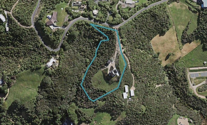 84 Delamore Drive, Oneroa, Waiheke Island - Carousel 1