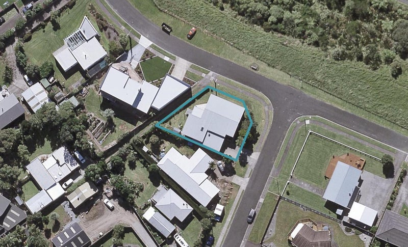 19 Mace Terrace, Oakura, Oakura - Carousel 1
