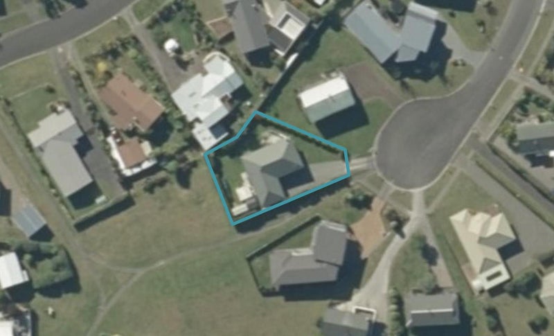 7 Rowena Crescent, Turangi - Carousel 1