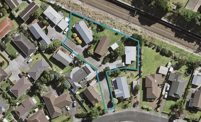 1/12 Miriam Corban Heights, Henderson, Auckland - Carousel 1