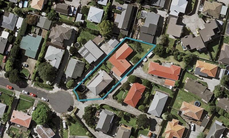 2/11 Carrs Place, Ellerslie, Auckland - Carousel 1
