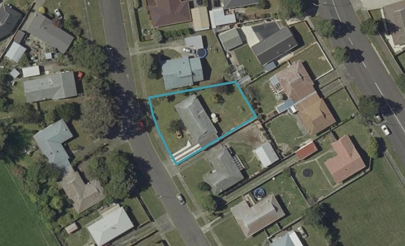 5 Egmont Place, Westbrook, Palmerston North - Carousel 1