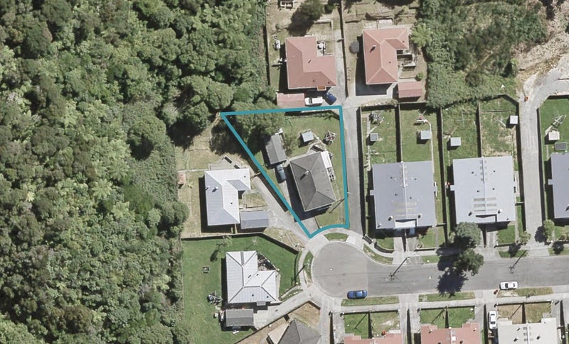48 Hanson Grove, Stokes Valley, Lower Hutt - Carousel 1