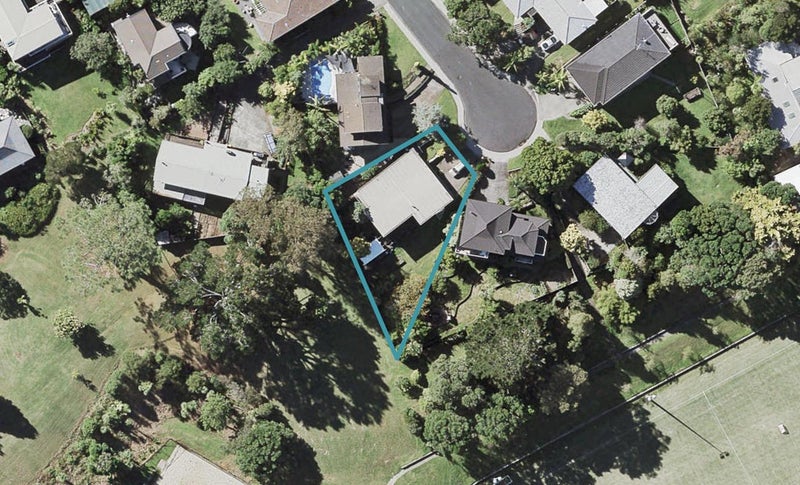 11 Kilduff Place, Mairangi Bay, Auckland - Carousel 1