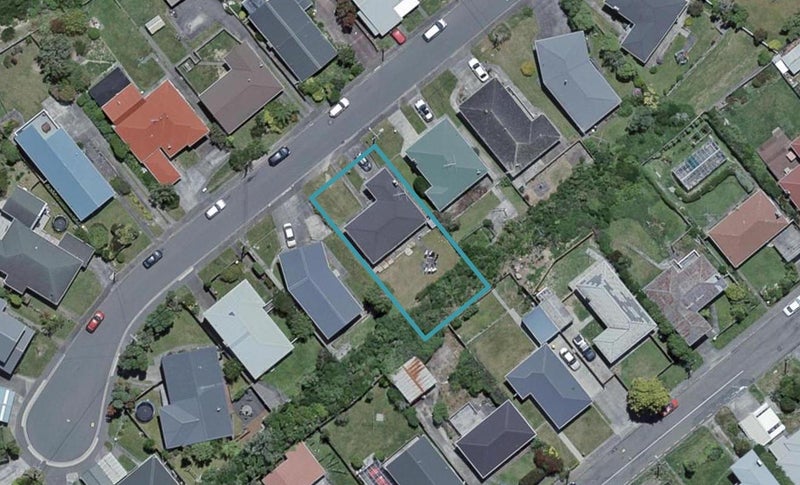 31 Bancroft Terrace, Newlands, Wellington - Carousel 1