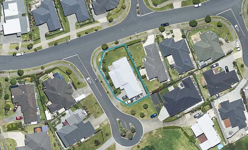 1 Crater Close, Pyes Pa, Tauranga - Carousel 1